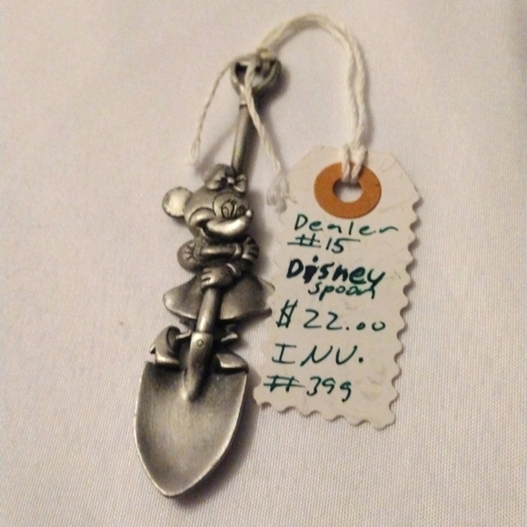 Walt Disney collectible Minnie mouse spoon 4" - Picture 3 of 5